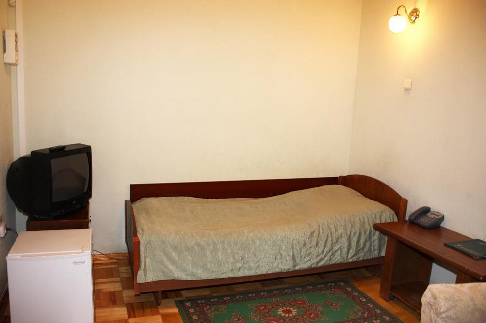 санаторий Красноусольск, корпус 5, Одноместный стандарт (телефон, телевизор, холодильник, радио, туалет, душ, ванна)